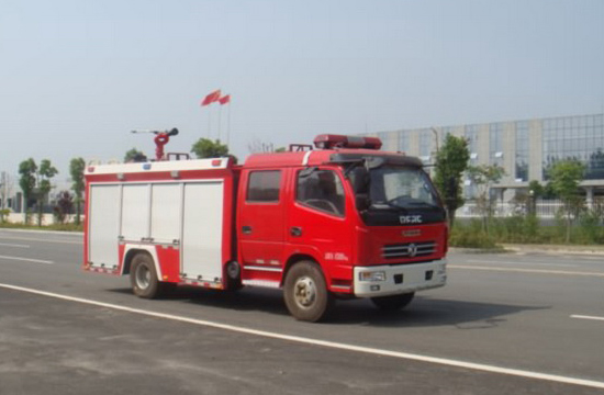 东风多利卡水罐消防车